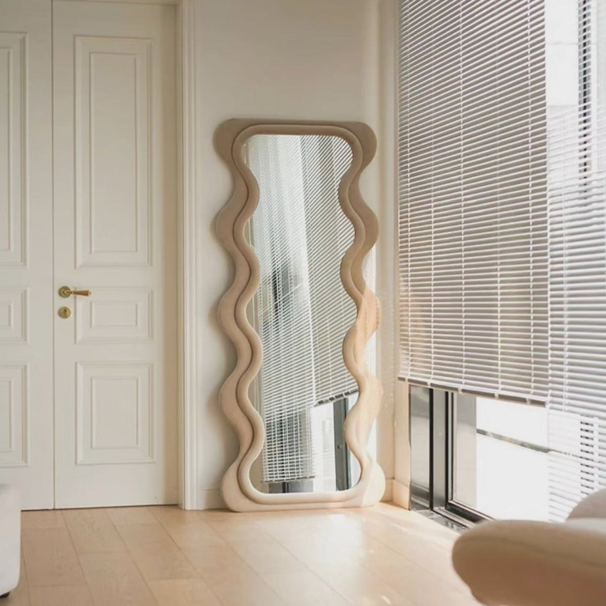 Jupiter Tufted Mirror